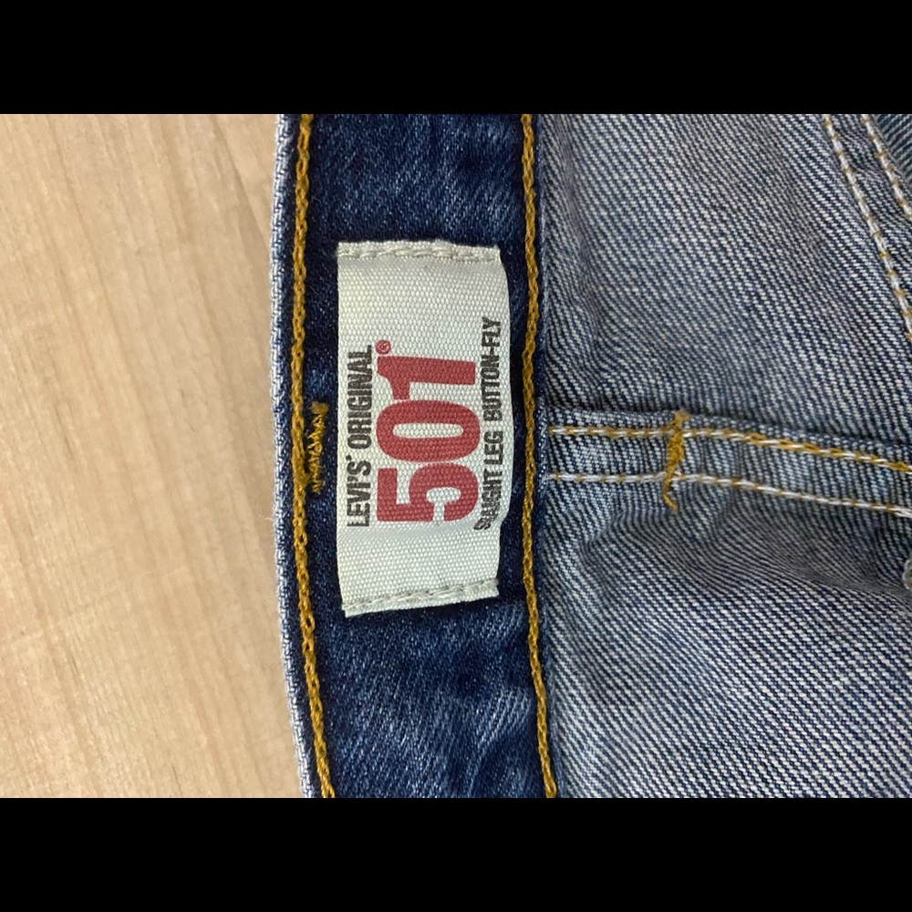 Levi’s - Picture 3 of 4